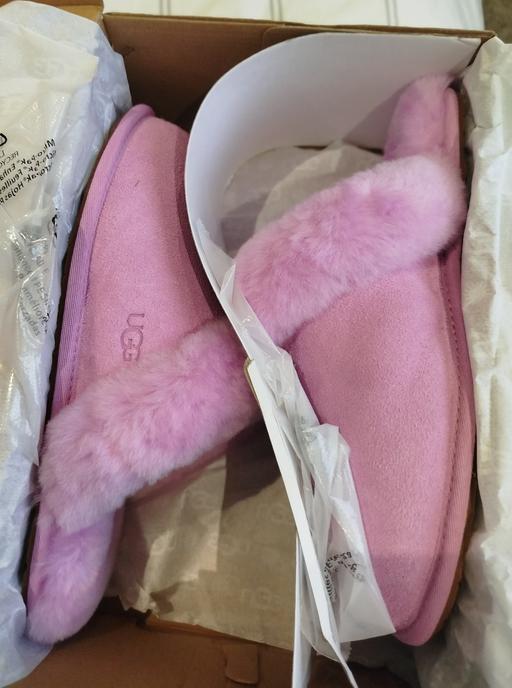 Buy & Sell Horsell Woking - Photos for New Pink UGG Slippers Size 6