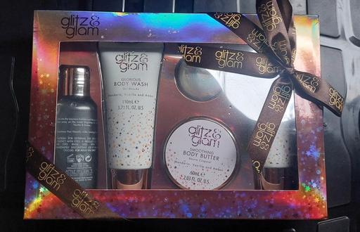 Buy & Sell Romford Havering - Photos for Glitz & Glam gift set