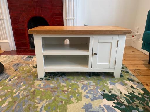 Buy & Sell Balham South West London - Photos for Chiltern oak TV cabinet