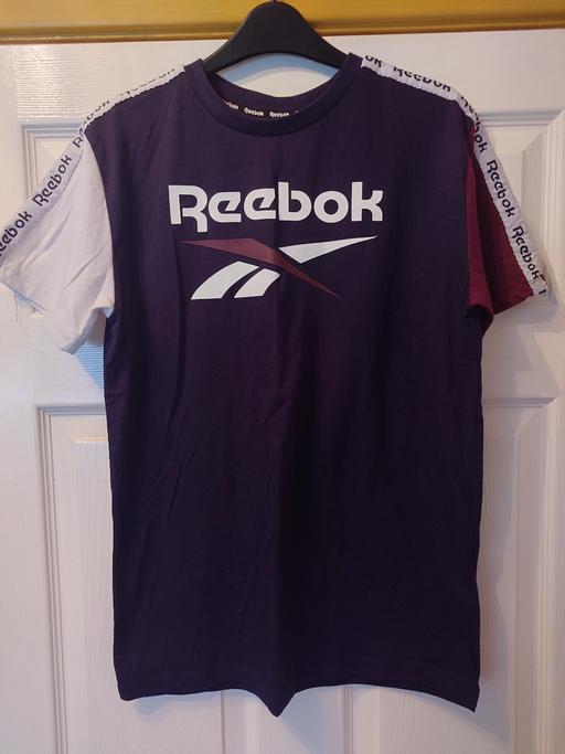 Buy & Sell Woodthorpe Charnwood - Photos for Boys navy Reebok top size 15-16 years