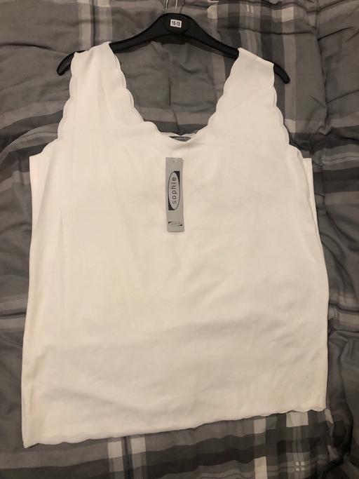 Buy & Sell Hulme Manchester - Photos for New ladies scallop neck sleeveless top 16-18