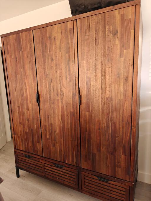 Buy & Sell Purley Croydon - Photos for Wardrobes,Chester Drawers