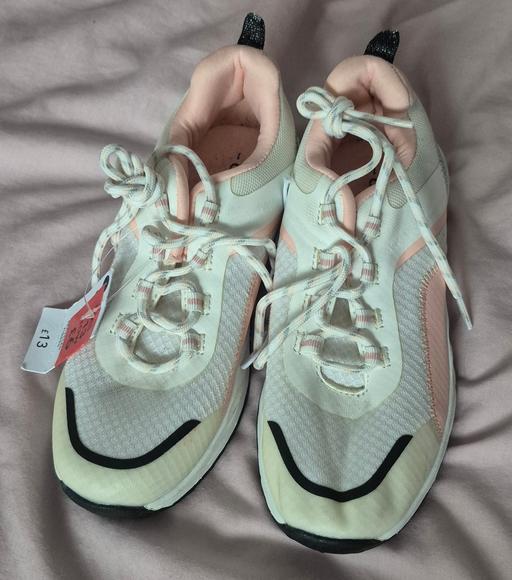 Buy & Sell Ocker Hill Sandwell - Photos for Girls trainers