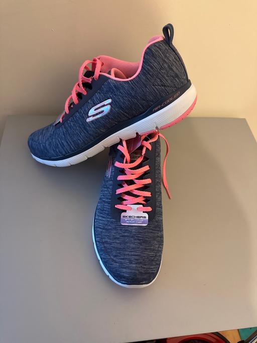 Buy & Sell Ormesby Middlesbrough - Photos for Skechers trainers