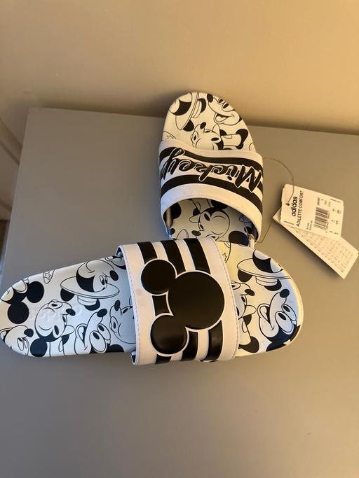 Buy & Sell Ormesby Middlesbrough - Photos for Adidas sliders