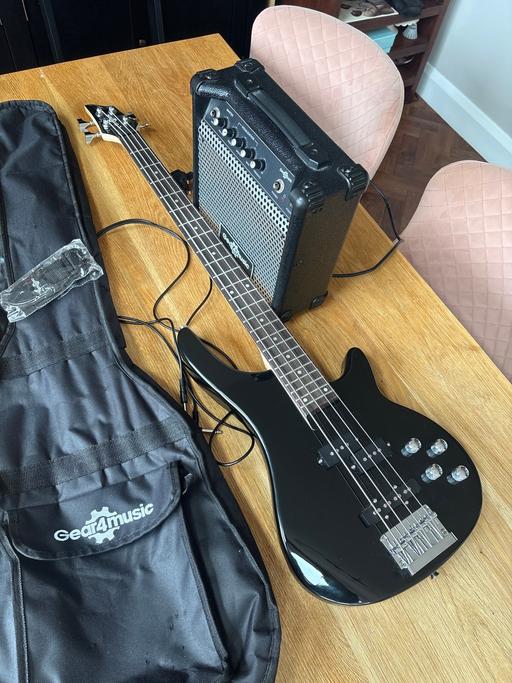 Buy & Sell Chislehurst Bromley - Photos for Gear4Music Beginners Bass Guitar package