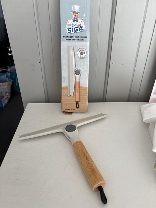 Buy & Sell Duckmanton Chesterfield - Photos for Mr siga shower squeegee