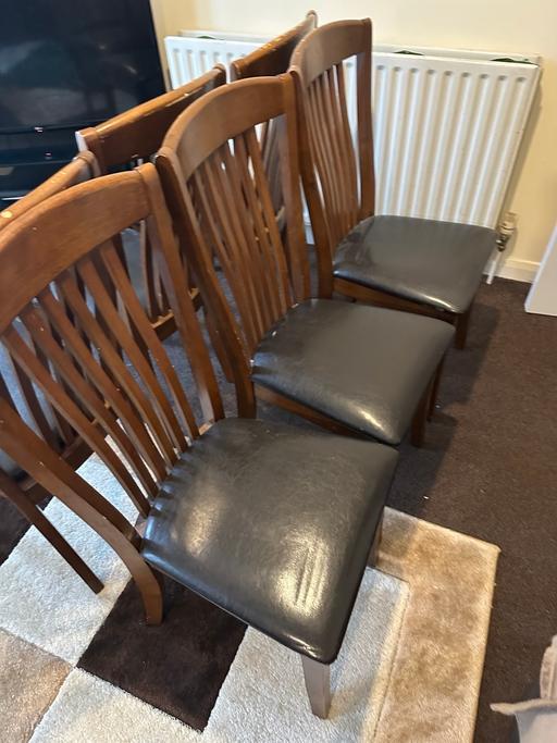 Buy & Sell Bromley East London - Photos for 6 Solid Oak Dining Chairs