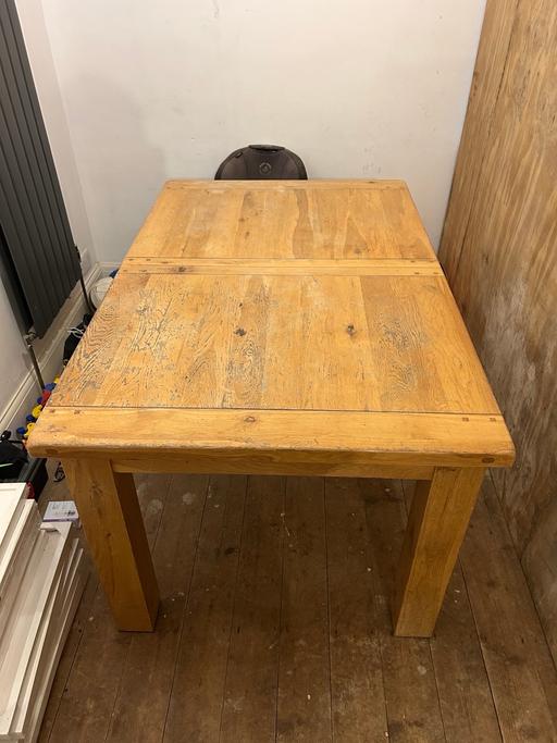 Buy & Sell Cheam Sutton - Photos for Dining room table and 4 chairs
