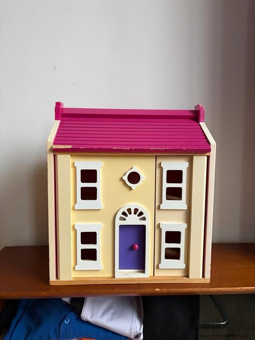 Buy & Sell Leicester Leicestershire - Photos for Pink and yellow dool house