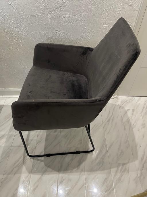 Buy & Sell Commercial Road East London - Photos for Grey velvet dining arm chairs - £25 each