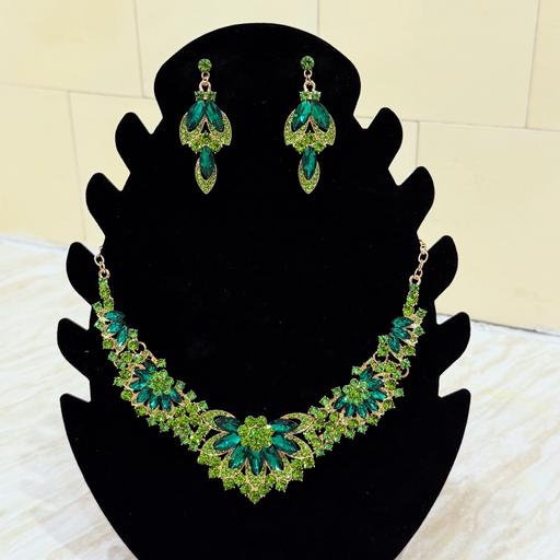 Buy & Sell Gerrards Cross Buckinghamshire - Photos for Necklace and earrings