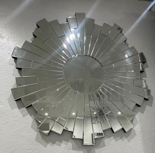 Buy & Sell Commercial Road East London - Photos for Dwell Lightburst mirror