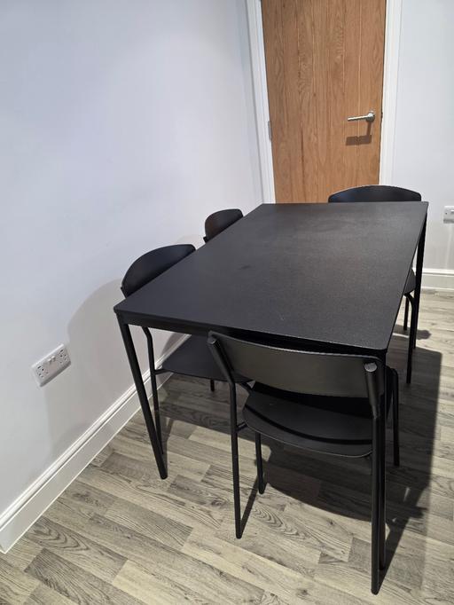 Buy & Sell Liverpool Street Central London - Photos for A set of table and chairs