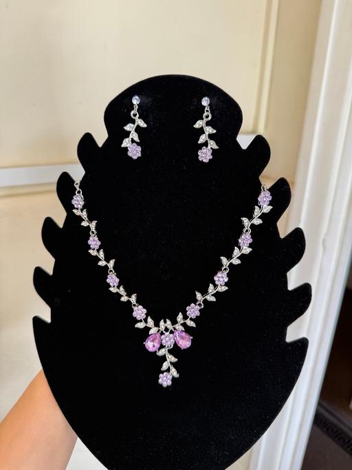 Buy & Sell Denham Buckinghamshire - Photos for Necklace and earrings