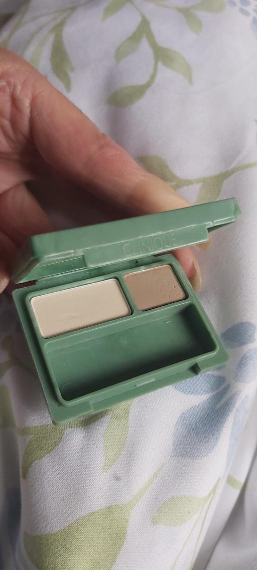 Buy & Sell Asfordby Hill Melton - Photos for CLINIQUE Buttermilk/Beige Velvet eyeshadow