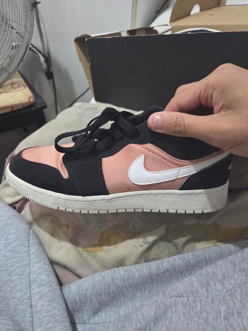Buy & Sell Dagenham Barking and Dagenham - Photos for Air Jordan 1 Low (GS) B/W Rose Gold