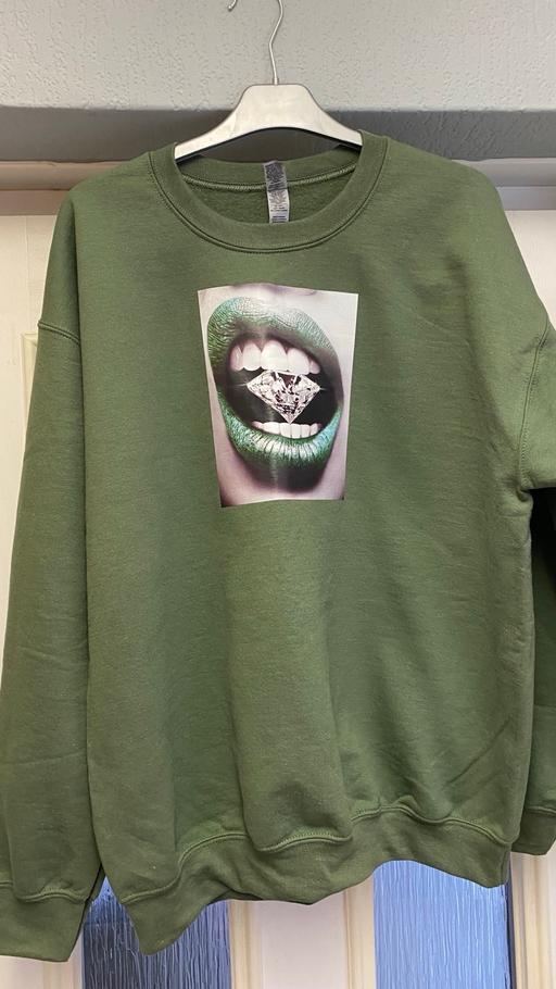 Buy & Sell Bradley Wolverhampton - Photos for Lips jumper brand new