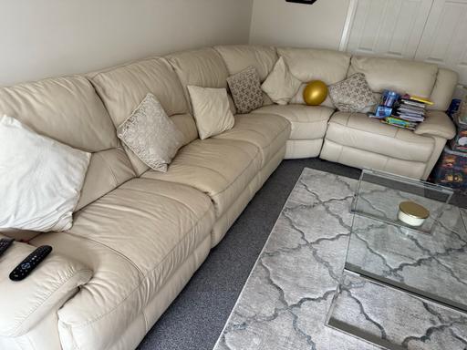 Buy & Sell Stoke Poges Buckinghamshire - Photos for Cream sofa