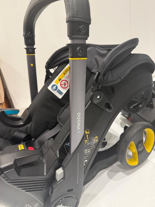 Buy & Sell Edmonton North London - Photos for Doona i stroller pram carry cot and isofix