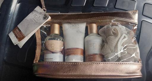 Buy & Sell Becontree Heath East London - Photos for Spa travel bag
