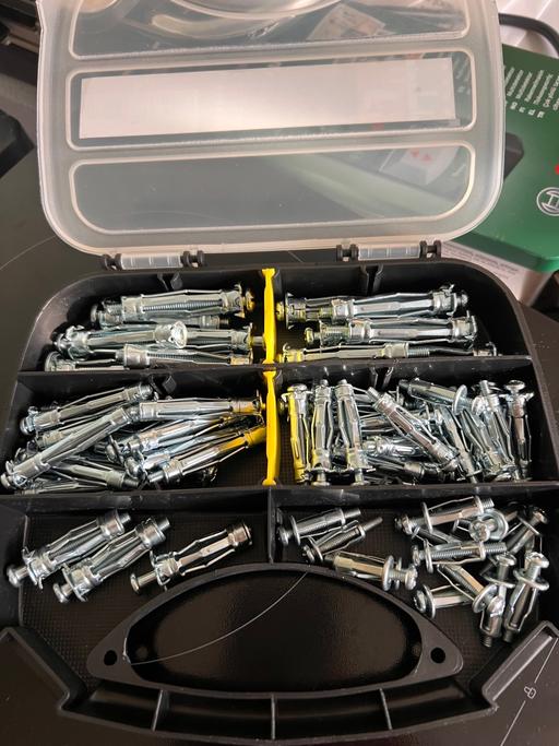 Buy & Sell Redhill Reigate and Banstead - Photos for Heavy duty wall fixing and anchor bolt set