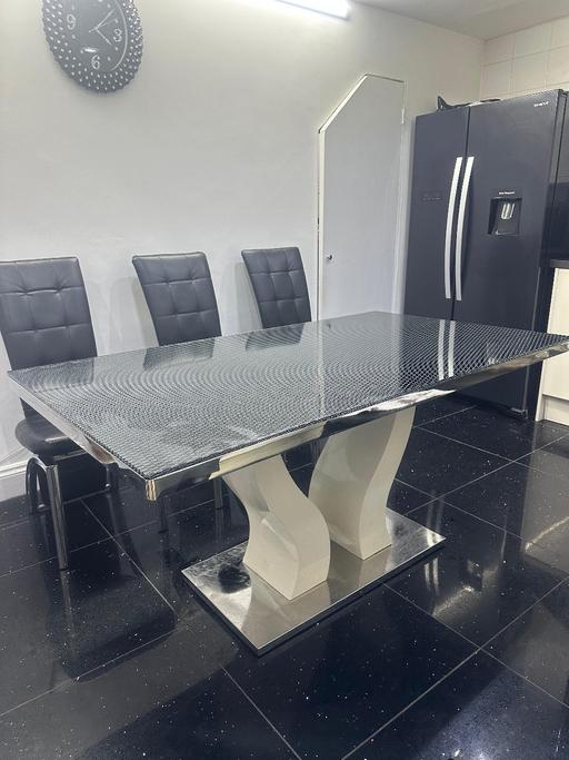 Buy & Sell Cambridge Heath East London - Photos for Dining table