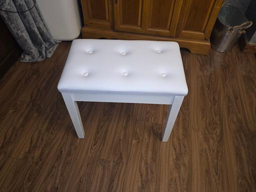Buy & Sell Hirwaun Rhondda Cynon Taf - Photos for piano style stool with storage