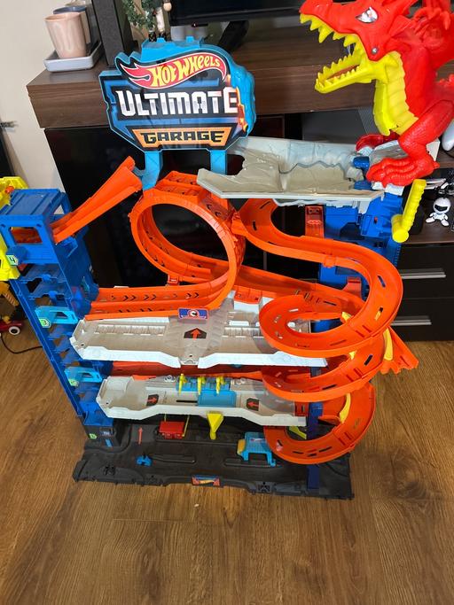 Buy & Sell West Bromwich Sandwell - Photos for Hot wheels garage