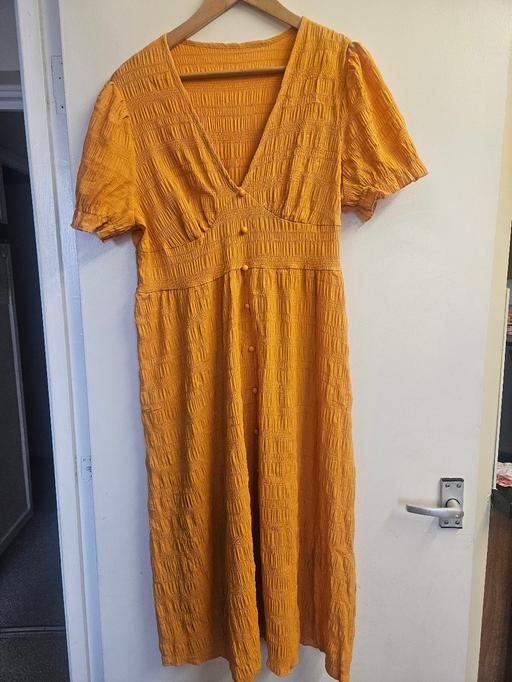 Buy & Sell Millbank Central London - Photos for Mustard Yellow Textured Button-Down Midi