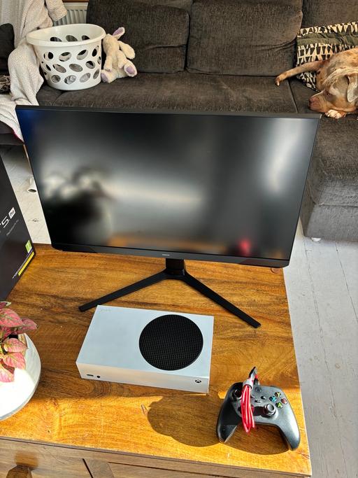 Buy & Sell Holloway North London - Photos for Monitor and Xbox series S DEAL