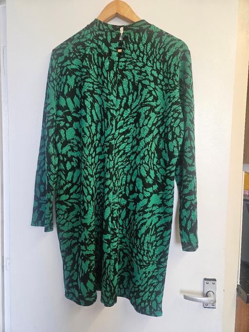 Buy & Sell Pimlico Central London - Photos for Green & Black Leaf Print Long Sleeve dress