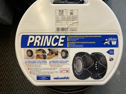 Vehicles Bretby South Derbyshire - Photos for Snow Chains ( see pic for wheel size fit)