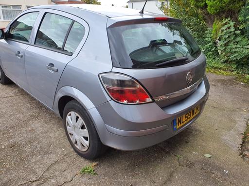 Vehicles Oxley Wolverhampton - Photos for Vauxall Astra car