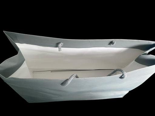 Buy & Sell Notting Hill West London - Photos for Silver gift bag