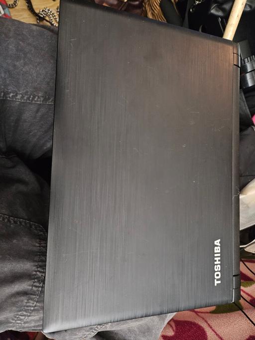 Buy & Sell Cricklewood North West London - Photos for TOSHIBA LAPTOP