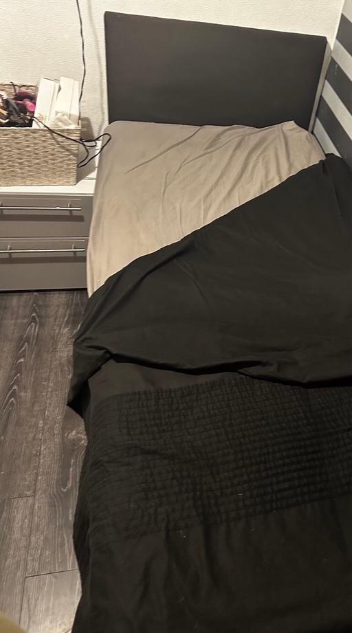 Buy & Sell Kingstanding Birmingham - Photos for Single bed with headboard & mattress