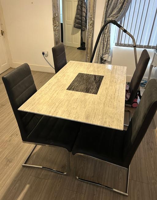 Buy & Sell Higher Tranmere Wirral - Photos for Heavy marble table and 4 grey chairs