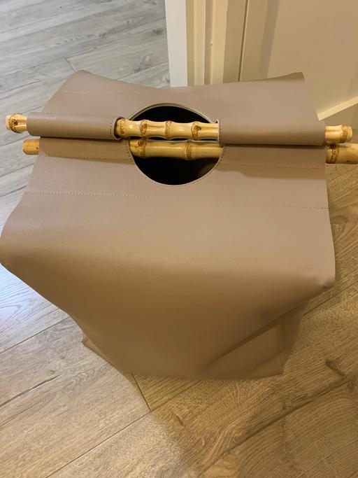 Buy & Sell Wapping East London - Photos for Style sisters faux leather storage cube. New