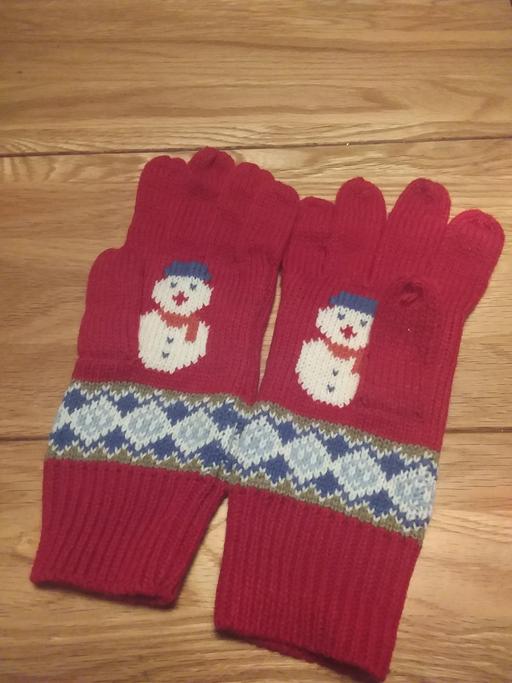 Buy & Sell Willenhall Walsall - Photos for Child's Christmas Gloves