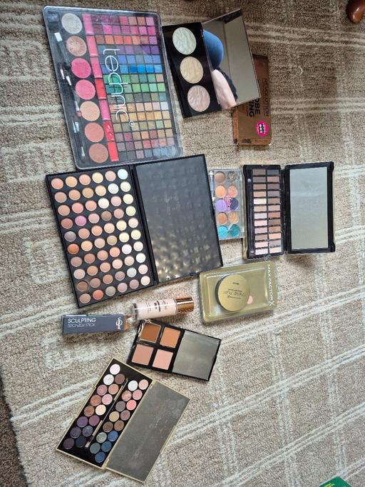 Buy & Sell Hasbury Dudley - Photos for Bundle of Make Up. Some Brand New