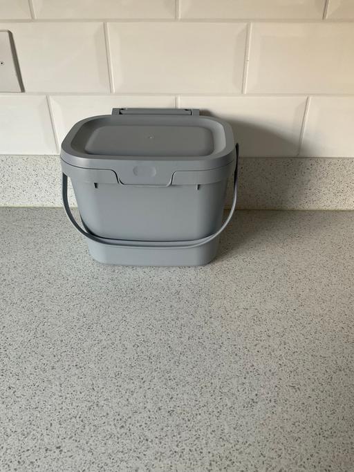 Buy & Sell Telford Way Industrial Estate North Northamptonshire - Photos for Grey bucket with handle and lid