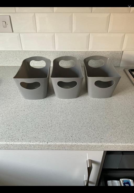 Buy & Sell Telford Way Industrial Estate North Northamptonshire - Photos for 3 x grey plastic storage baskets 