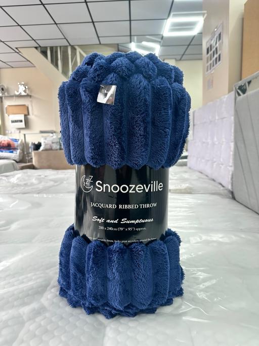 Buy & Sell Burton-on-Trent East Staffordshire - Photos for Ribbed 200x240cm blanket/throw