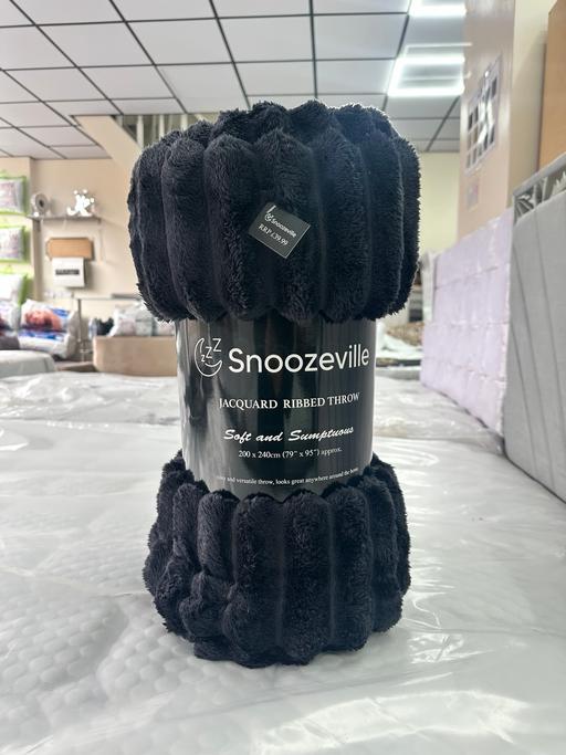 Buy & Sell Burton-on-Trent East Staffordshire - Photos for Ribbed 200x240cm blanket/throw