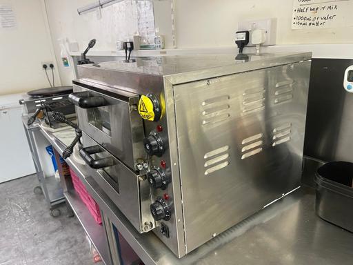 Buy & Sell Tolworth South West London - Photos for Commercial pizza oven - used
