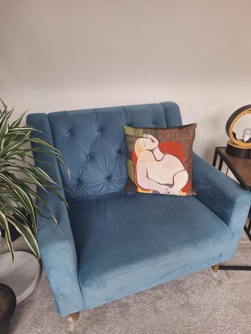 Buy & Sell Swiss Cottage North West London - Photos for Buttoned Velvet Armchair in Petrol Blue