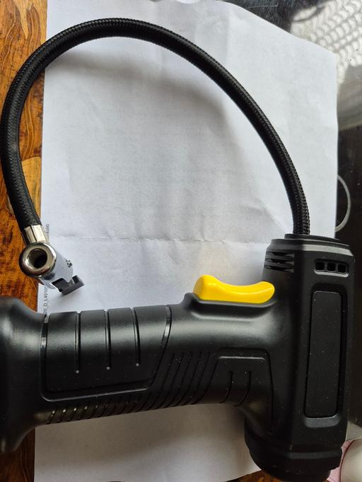 Vehicles Sudbury North West London - Photos for Mobile tyre pressure machine
