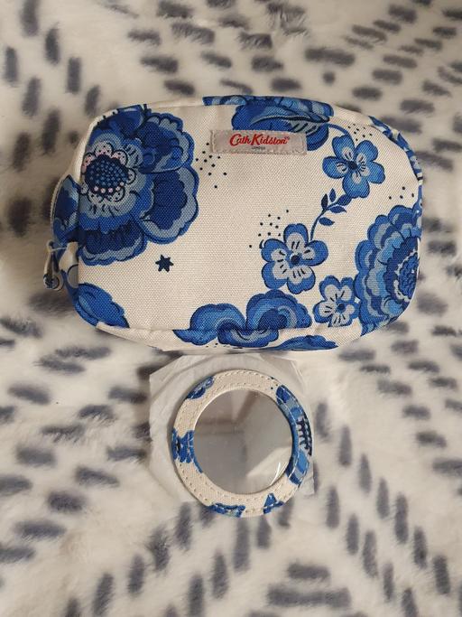 Buy & Sell Oxley Wolverhampton - Photos for NEW..Makeup bag & mirror