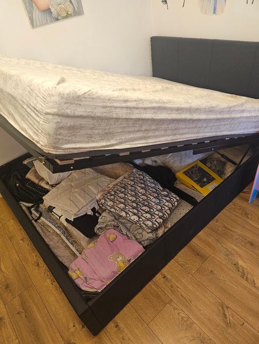 Buy & Sell Mawneys Havering - Photos for King size bed with mattress